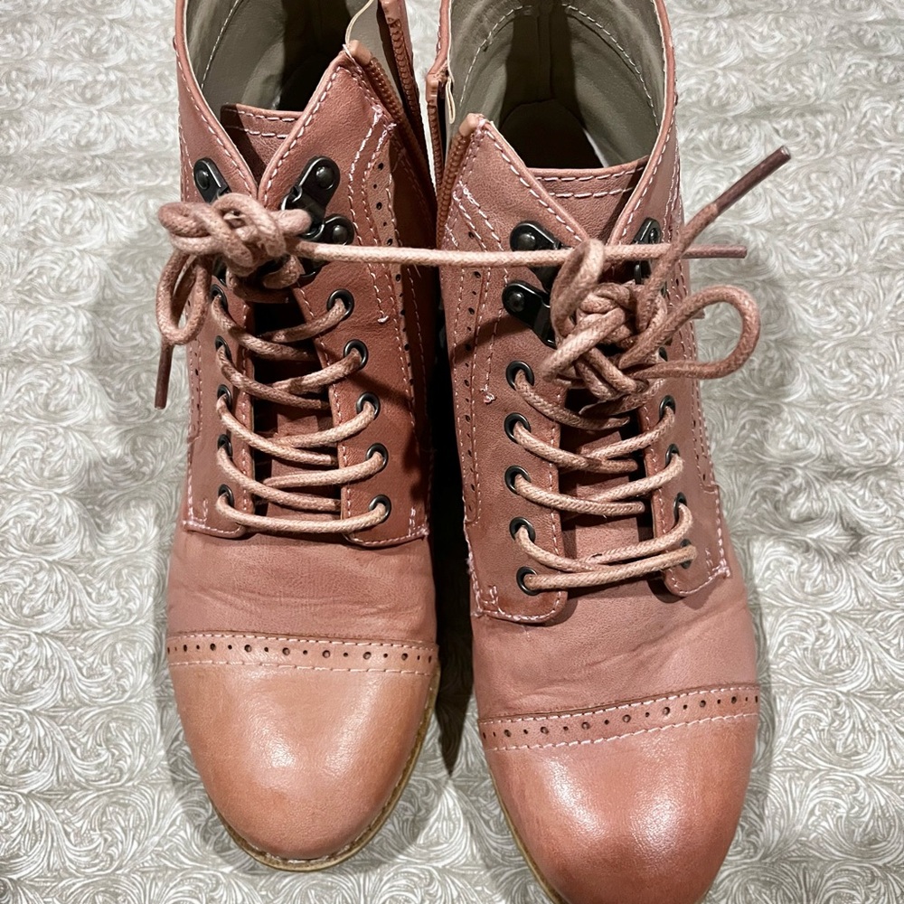 White Mountain Pink Lace-Up Women's Boots